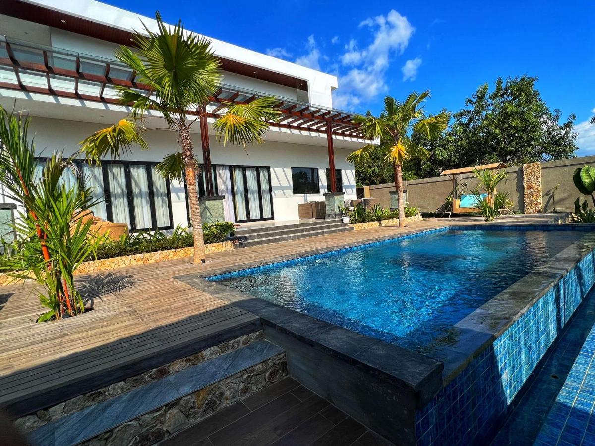Villa Niang Ando Лабуан-Бахо Экстерьер фото